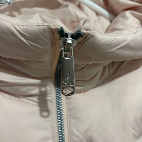 Sam Edelman Pre-Mold Hooded Quilted Short Jacket - Picture 4 of 8